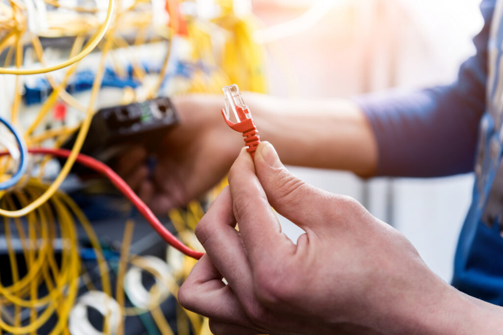 Jak wybrać odpowiedniego elektryka? Praktyczny poradnik dla mieszkańców Kielc