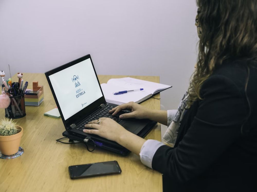 Nowoczesne kobiety, nowoczesna praca – jak wygląda dorabianie online w 2025 roku?