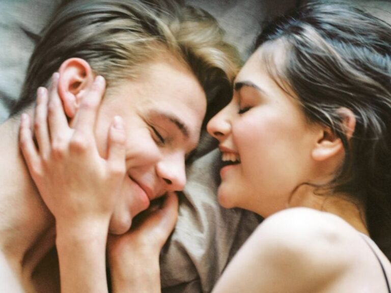 Dlaczego rozmowa o potrzebach w związku to klucz do lepszego życia intymnego?