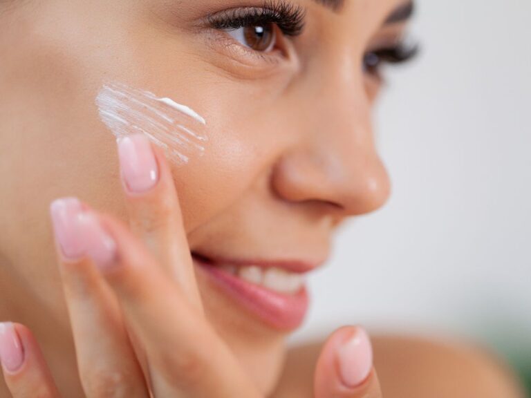 ​SPF50: skuteczna ochrona twarzy przez cały rok